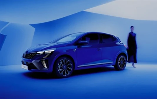 Esprit Alpine version, with badges and 17inch diamond cut alloy wheels