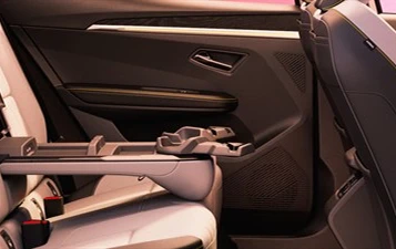 Connectivity in the rear